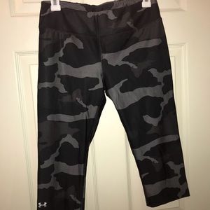 Under Armour Camo Cropped Leggings